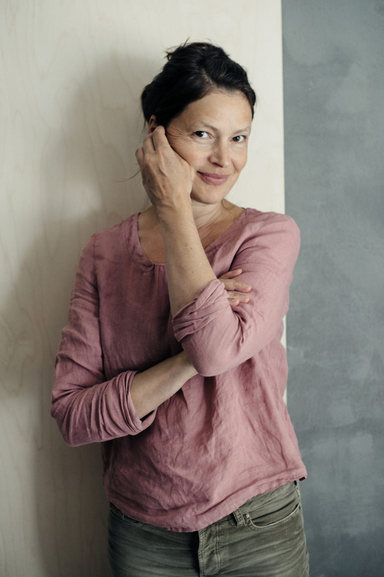 Camilla lowres 768x1152